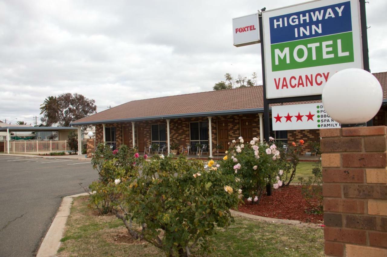 Highway Inn Motel Hay Exteriér fotografie