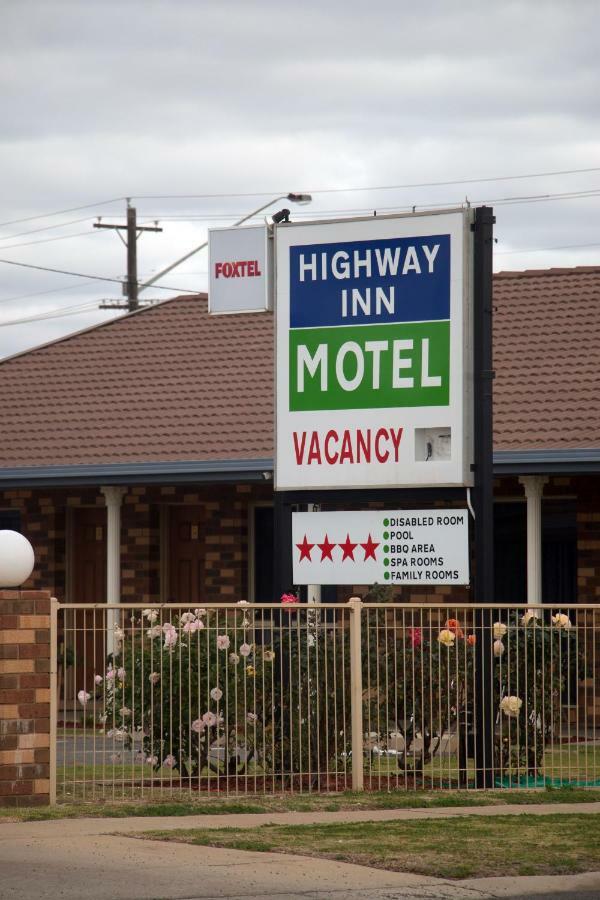 Highway Inn Motel Hay Exteriér fotografie
